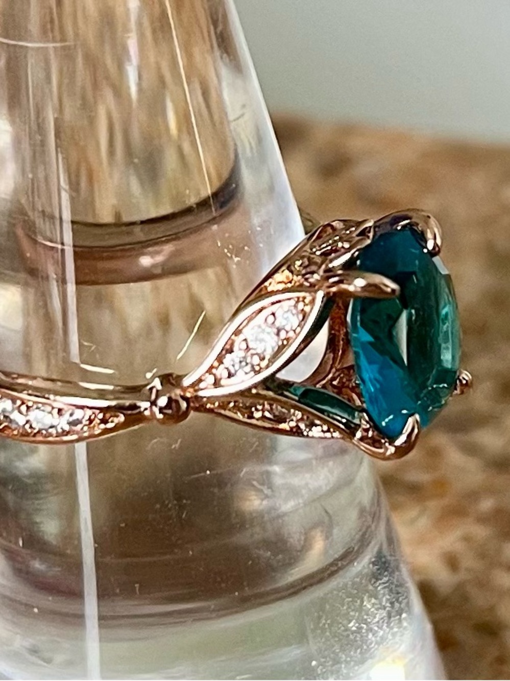 BP Retro RBP2850 Mermaid Tail Rose Gold-Tone Ring with Vibrant Teal Blue Crystal - Picture 3 of 5